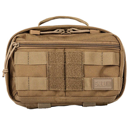 Vista frontal de la mochila táctica 5.11 MOAB 3 con panel MOLLE y logo 5.11. Perfecta para actividades al aire libre y uso urbano.