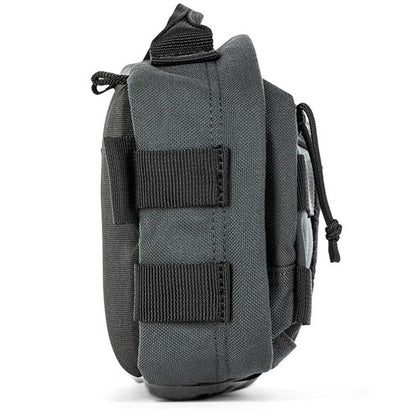 Vista lateral de la mochila 5.11 MOAB 3 mostrando correas MOLLE. Diseño compacto y funcional para equipamiento táctico.

