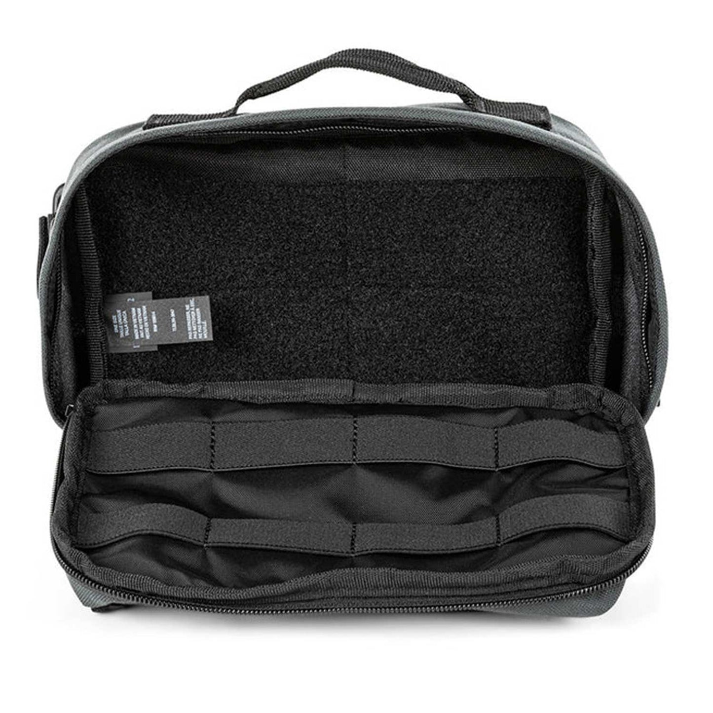 Interior de la mochila táctica 5.11 MOAB 3 con sistema de organización MOLLE. Espacio optimizado para accesorios y herramientas.
