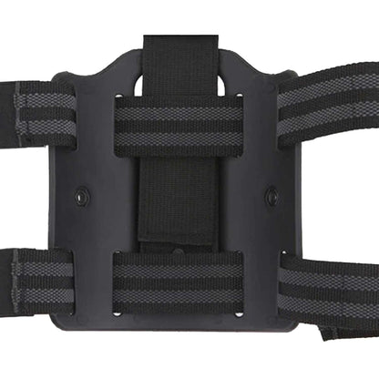  se muestra la vista trasera de la Piernera Táctica CYTAC de 3 Puntos con Funda Universal 2 Detalle de las líneas engomadas antideslizantes en la parte interna de las cintas, diseñadas para evitar desplazamientos al caminar o correr.