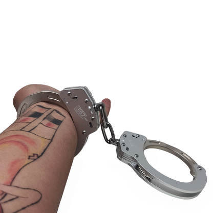 Esposas De Policia .357 Con Aleacion De Aluminio Y Titanio