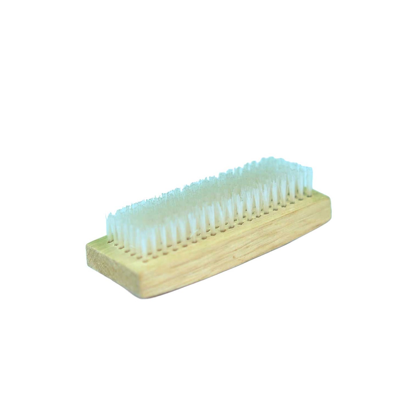 Cepillo con cerdas de plástico
 Ideal para retirar residuos y distribuir la espuma de manera uniforme.
