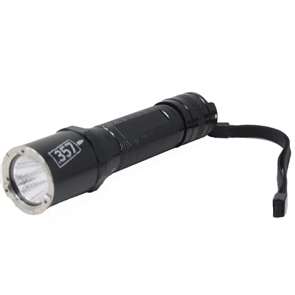 Linterna Tactica De Alumnio 200 Lúmenes .357 Con Accesorios