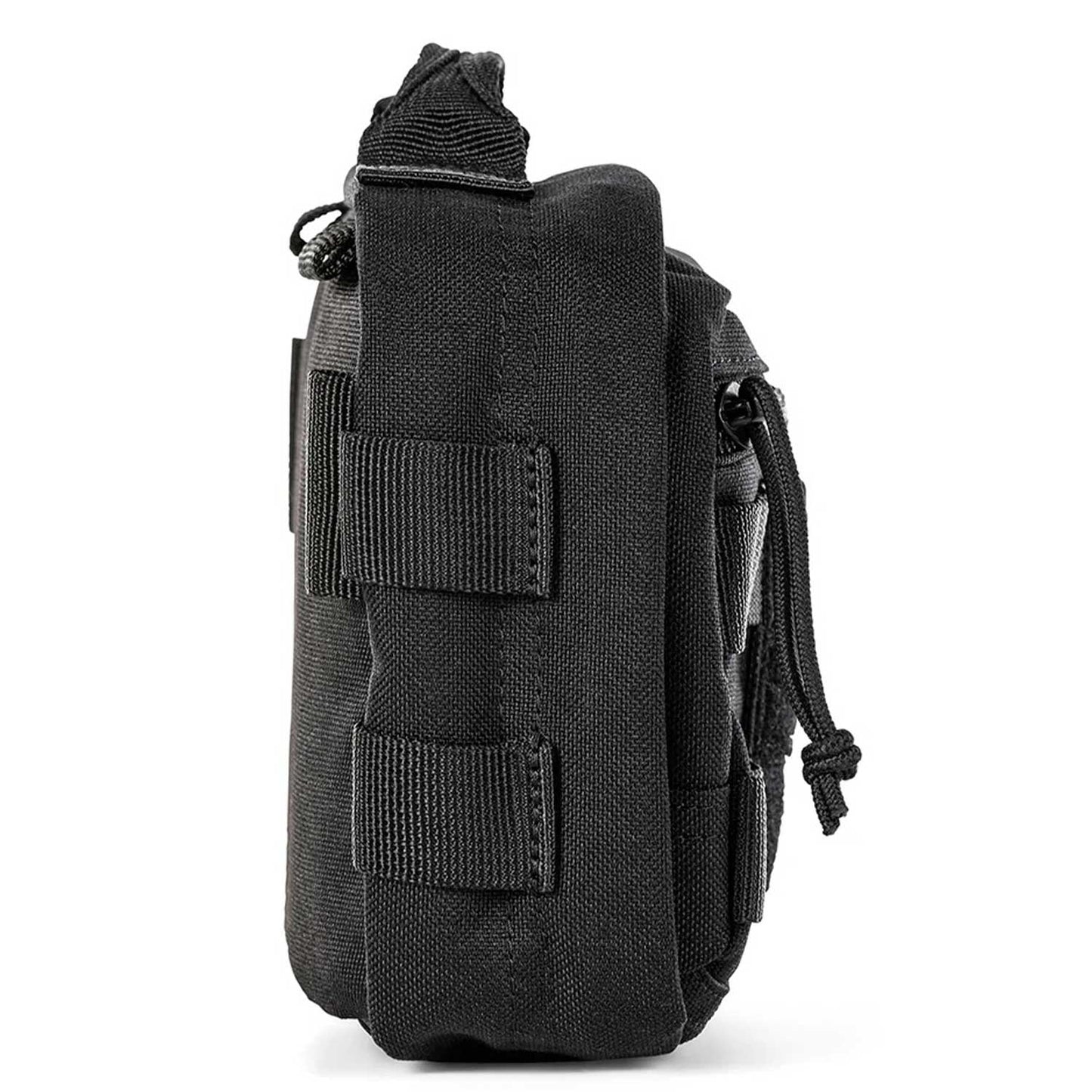 Vista lateral de la mochila 5.11 MOAB 3 mostrando correas MOLLE. Diseño compacto y funcional para equipamiento táctico.

