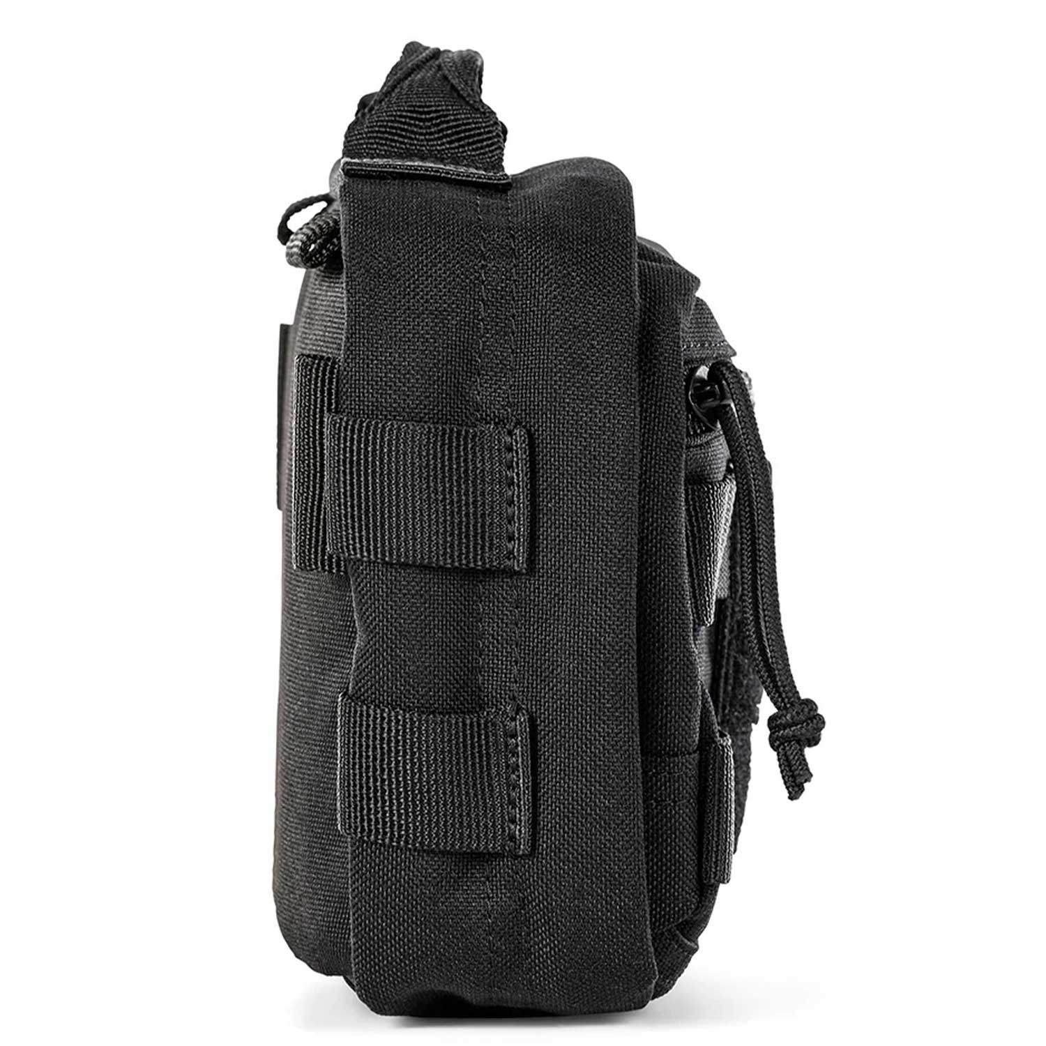 Vista lateral de la mochila 5.11 MOAB 3 mostrando correas MOLLE. Diseño compacto y funcional para equipamiento táctico.

