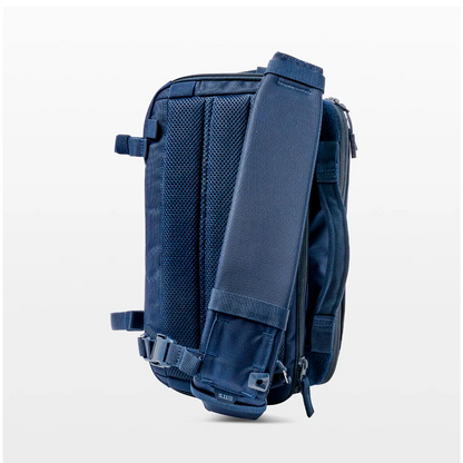 Vista lateral de la mochila táctica Lcv8 5.11 mostrando la correa acolchada y sistema MOLLE. Mochila bandolera ideal para uso táctico diario.