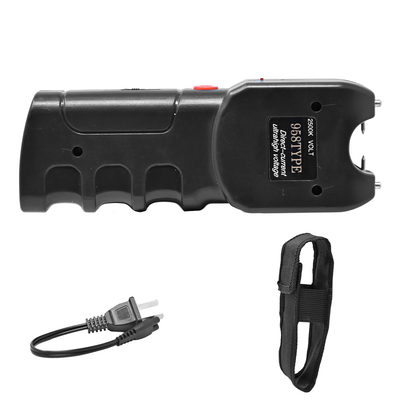 Set completo de linterna táctica defensa recargable 958 con funda de cinturón y cargador, ideal para uso diario en seguridad personal.