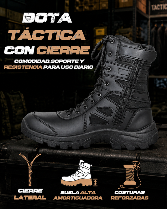 BOTAS TACTICAS RAM se muestra imagen de bota táctica destacando el cierre lateral de fácil acceso, la suela alta con amortiguación para mayor comodidad al caminar y las costuras reforzadas, diseñadas para brindar resistencia y durabilidad en el uso diario.