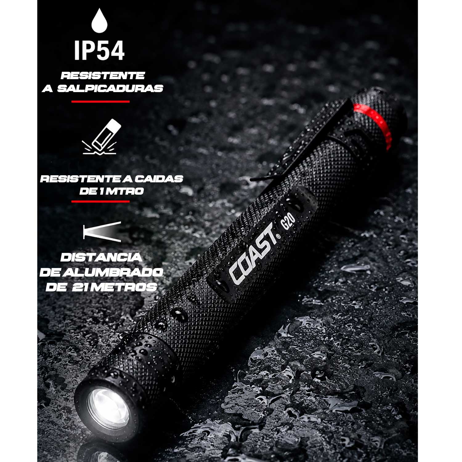 🌧️ Linterna G20 con gotas de agua sobre su cuerpo de aluminio, colocada sobre una mesa industrial húmeda para resaltar su resistencia a la intemperie IPX4.