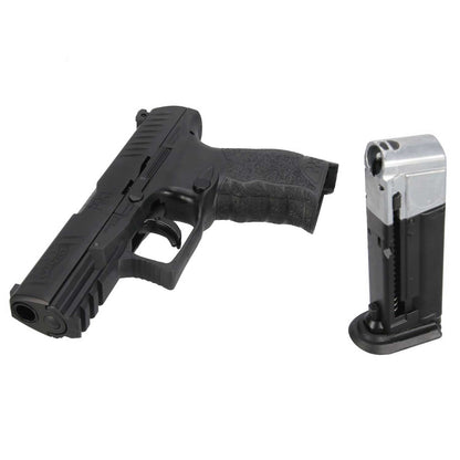 Pistola Walther PPQ T4E imagen del cargador y sistema de CO₂, mostrando el compartimento para cartucho de 12 gramos y su mecanismo interno.