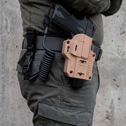 Se muestra RECUPERADOR DE PISTOLA OMITAC colocado en una pistola para apreciar cómo luce el accesorio instalado.