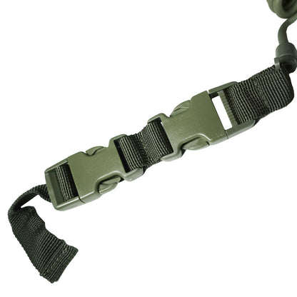 3. Se muestra RECUPERADOR DE PISTOLA OMITAC de perfil para observar el diseño de la correa elástica y sus broches.