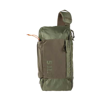 Vista frontal de la Mochila Tactica Skyweight 10L Sage Green 5.11, con compartimento principal amplio y detalles en verde militar.