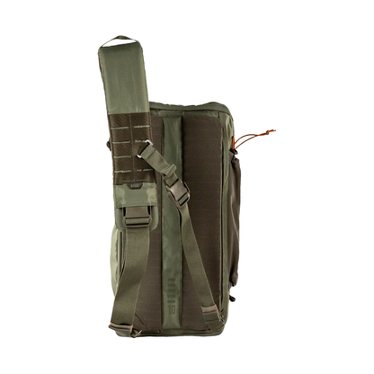 Parte trasera de la Mochila Tactica Skyweight 10L Sage Green 5.11 con panel acolchado y correa cruzada tipo pechera para mejor soporte.