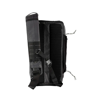 Parte trasera de la Mochila Tactica Skyweight 10L Volcanic 5.11 con sistema MOLLE y correa acolchada para mayor comodidad.