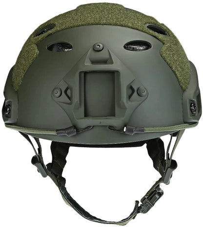 Vista frontal del Casco Táctito Fast de Polímero Ligero Porta Accesorios verde con soporte para cámara o linterna. Casco táctico para Airsoft.